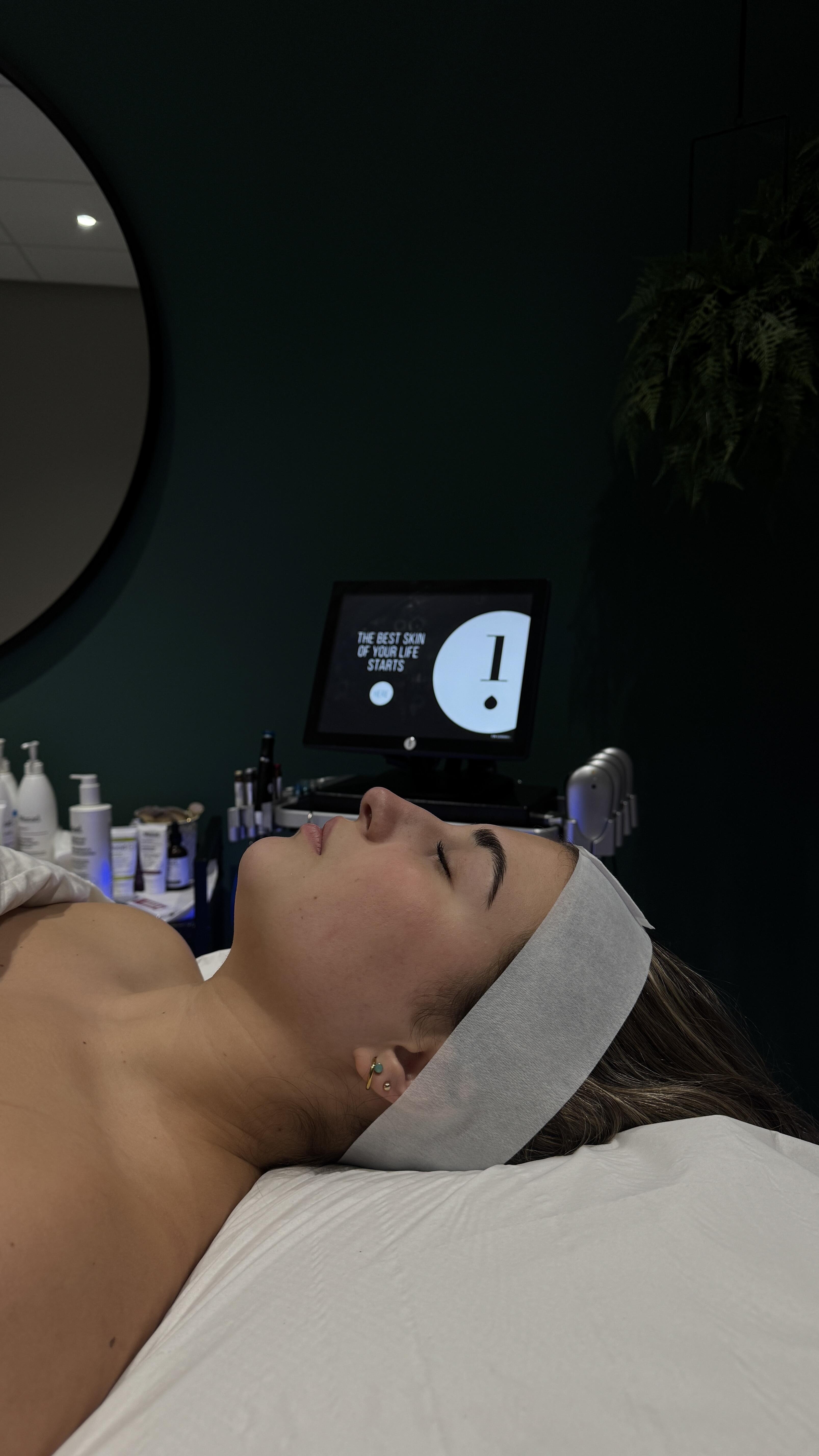 Hydrafacial treatment